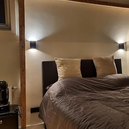 Super De Luxe Privekamer Op Een Toplocatie - Room 2 에크몬드안지 외부 사진