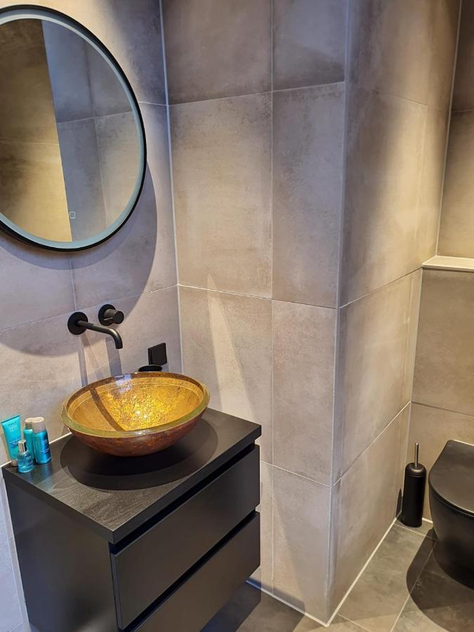 Super De Luxe Privekamer Op Een Toplocatie - Room 2 에크몬드안지 외부 사진